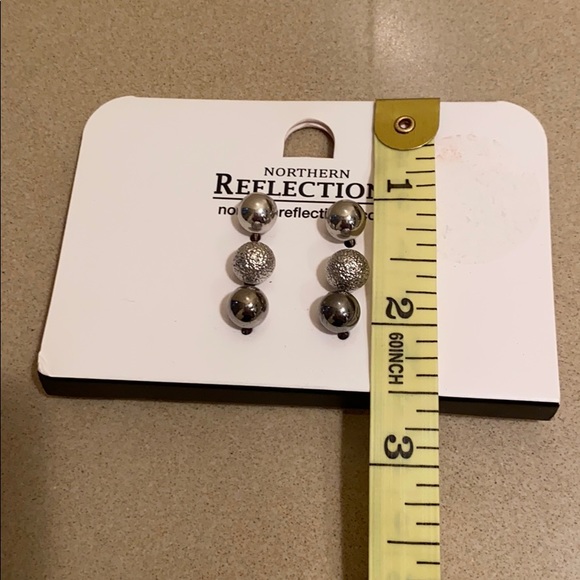 Silver stud earrings x 3 pr - Picture 2 of 4